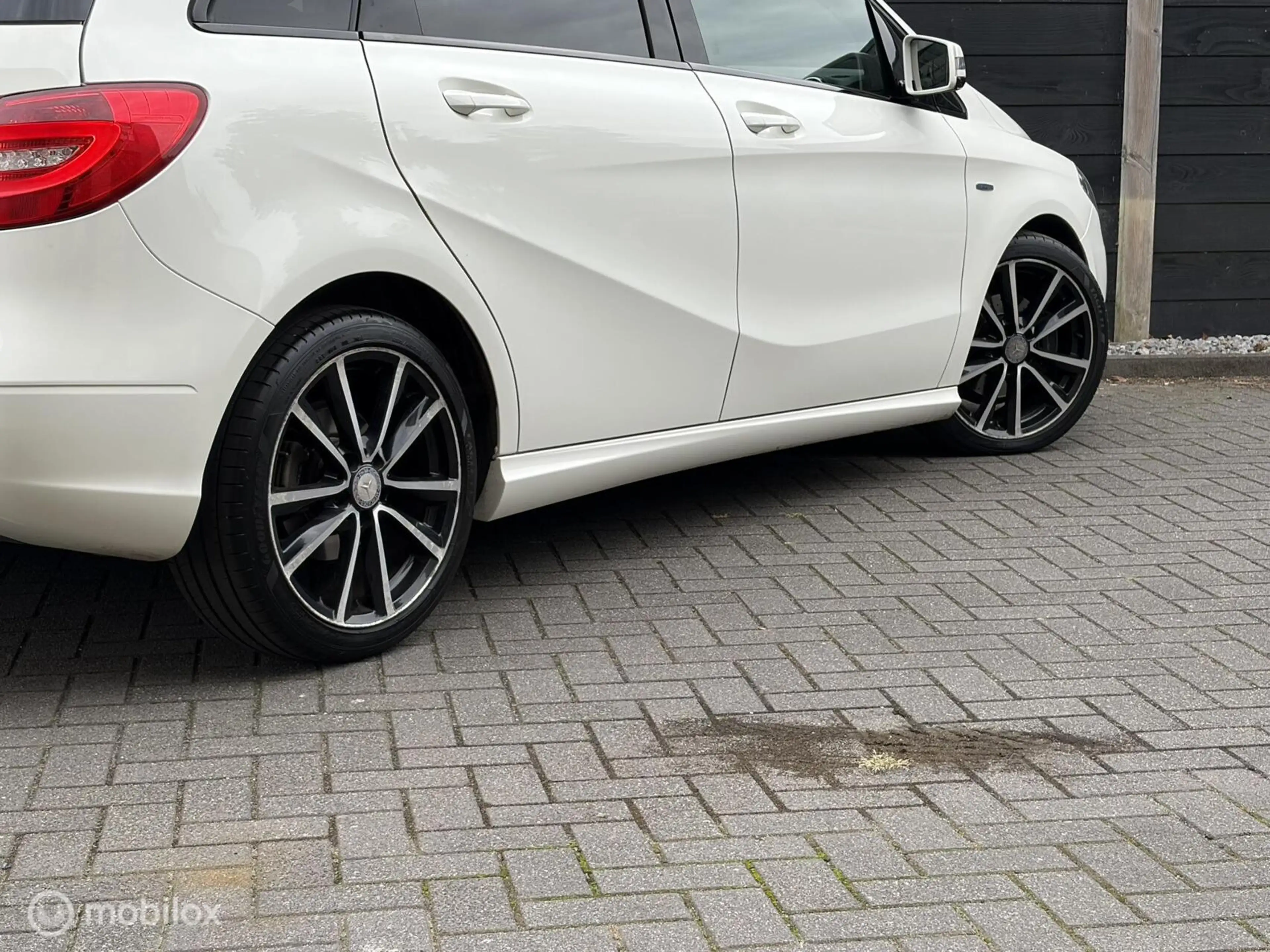 Mercedes-Benz B 180 Ambition FM nav / Leder / Xenon — photo 7