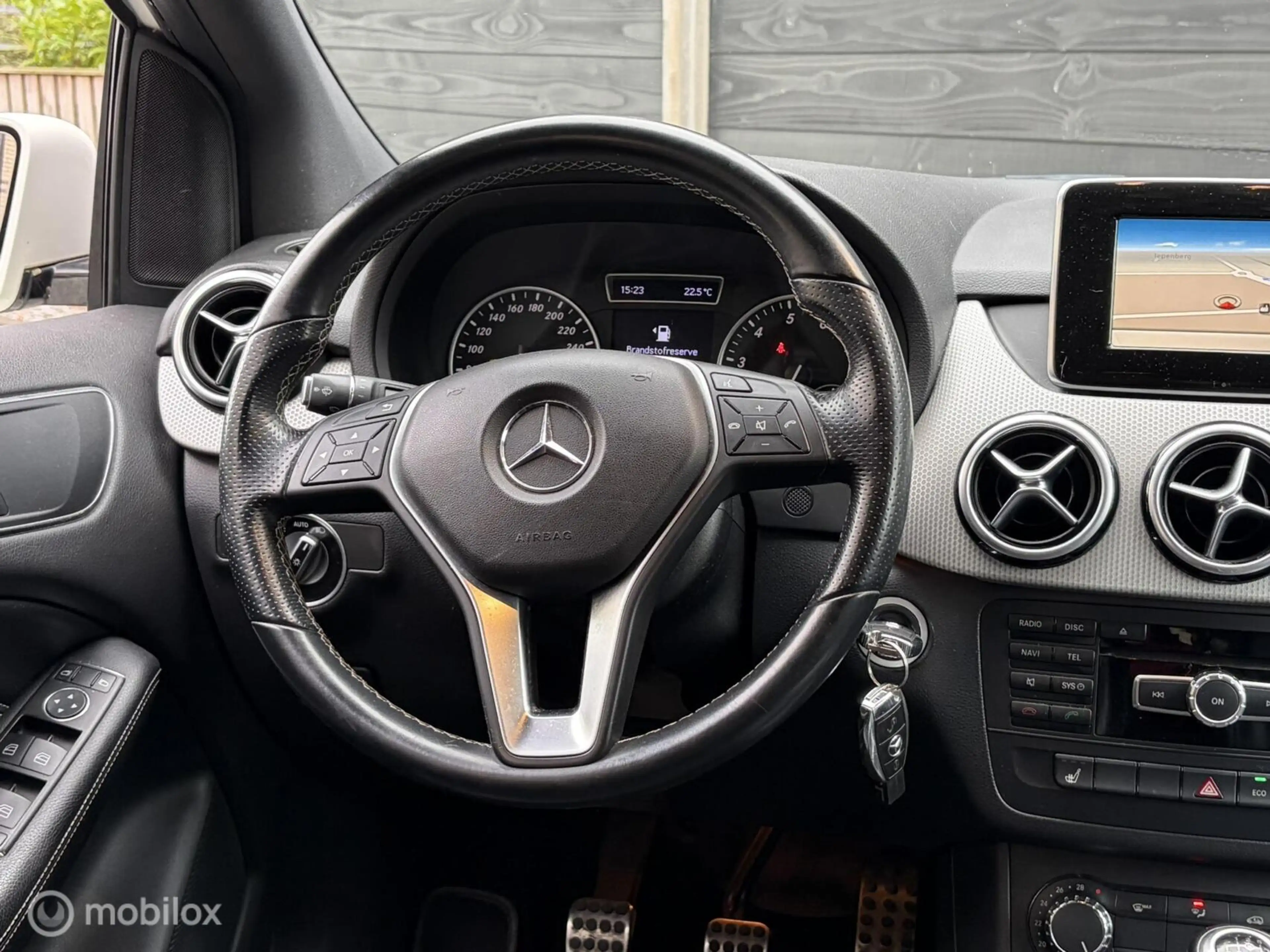 Mercedes-Benz B 180 Ambition FM nav / Leder / Xenon — photo 16