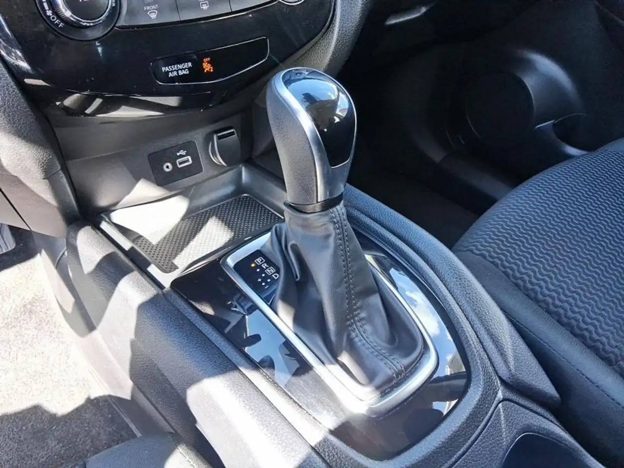 Nissan Qashqai снимка Nissan Qashqai