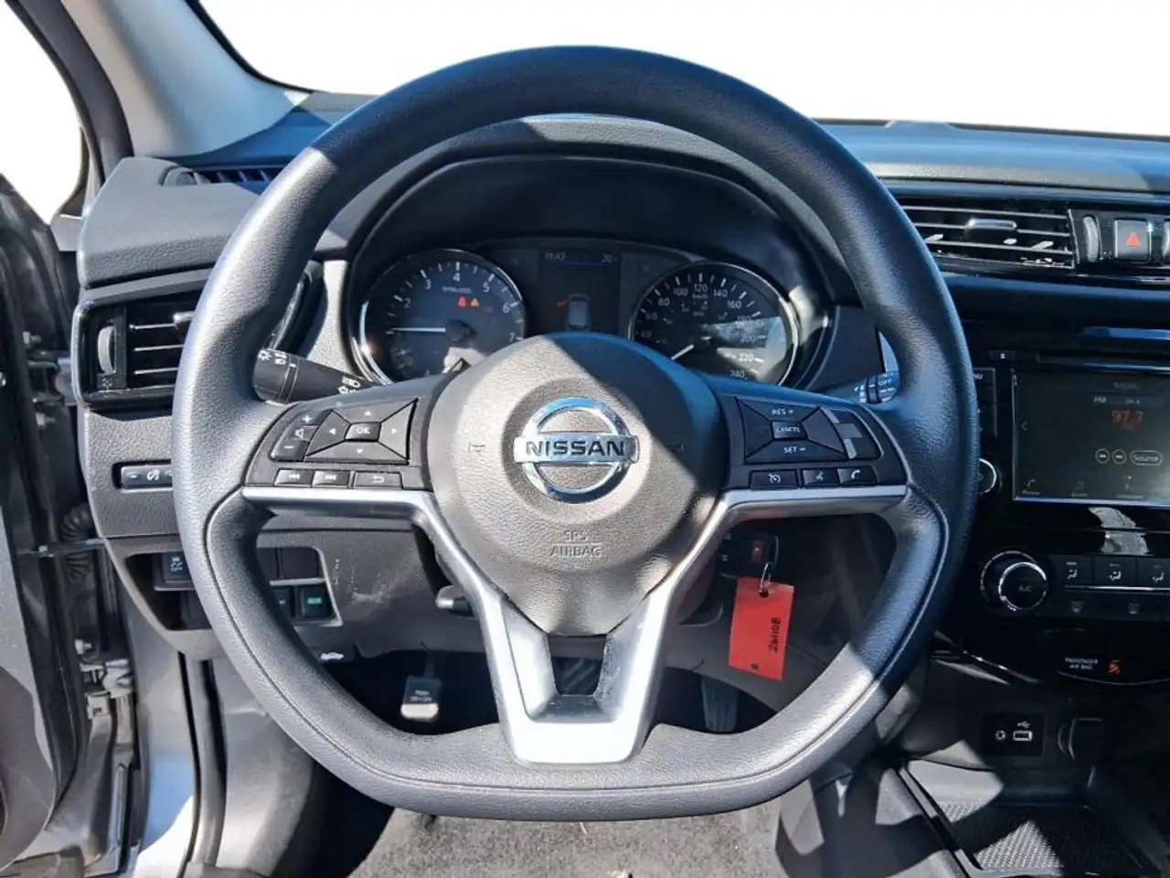 Nissan Qashqai снимка Nissan Qashqai