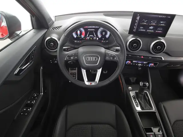 Audi Q2 view 10
