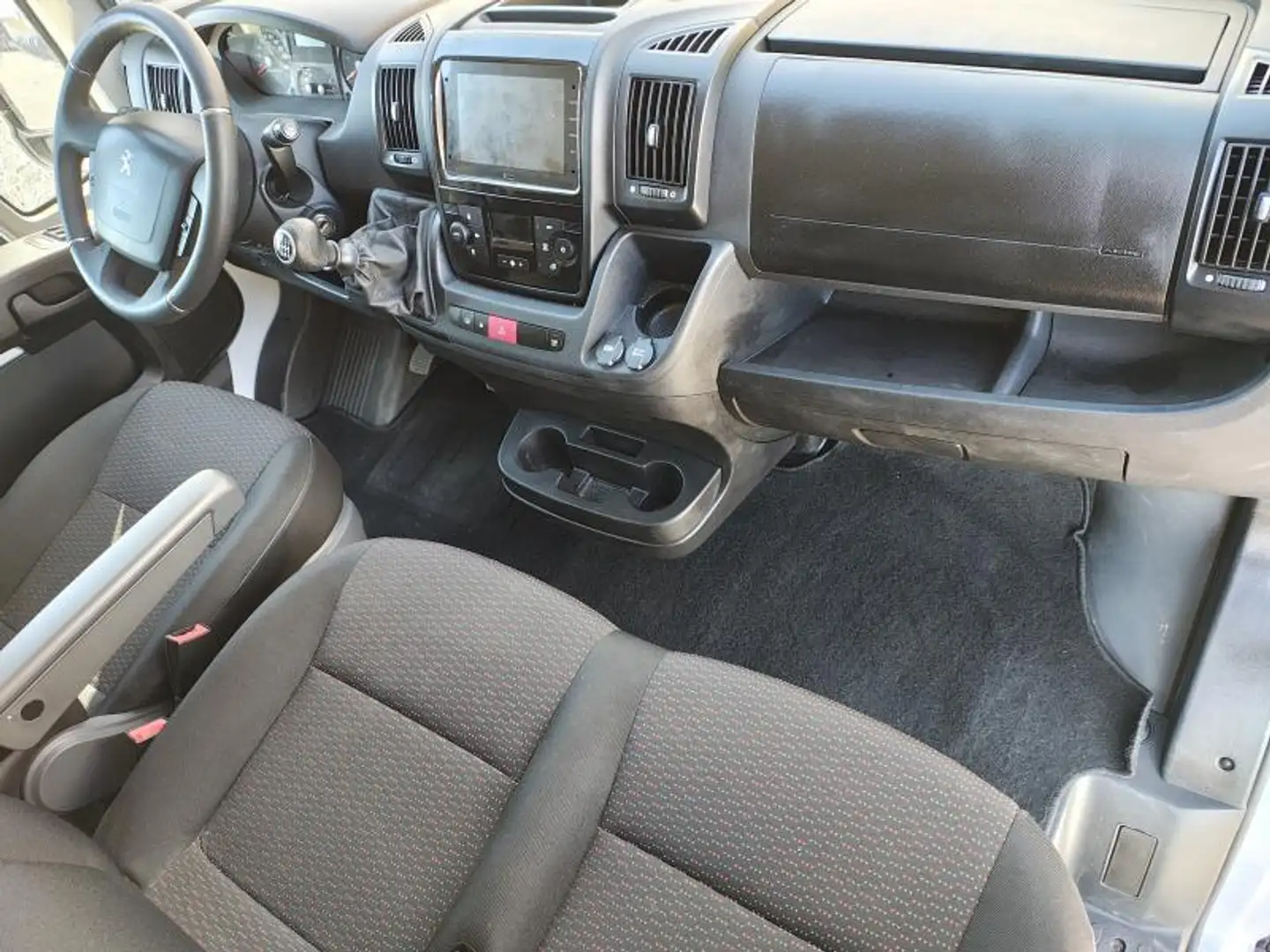 Peugeot Boxer Fourgon tôlé 335 L2H2 bijela - 2