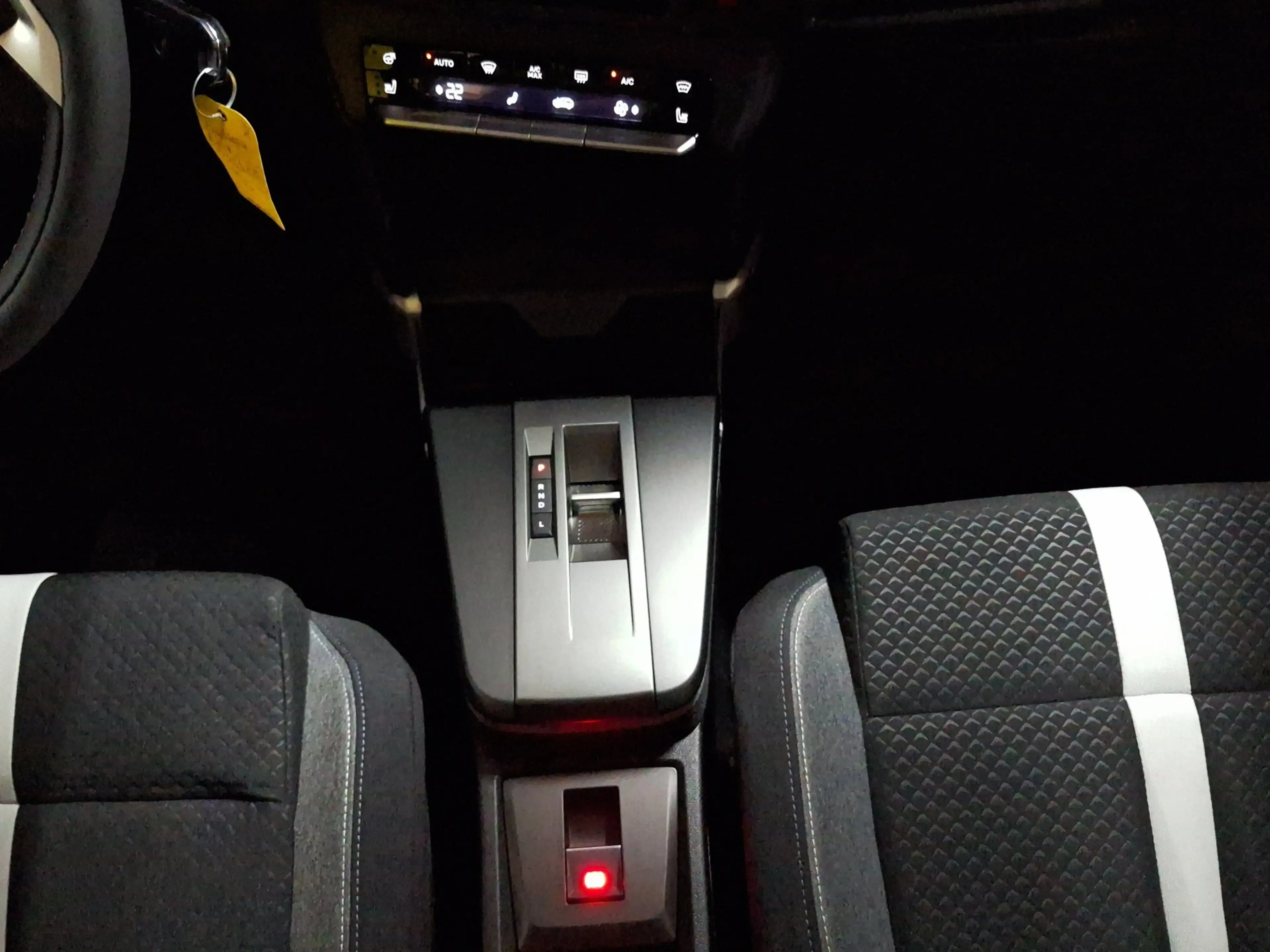 Opel Frontera 1.2 Edition 81 kW LED+Fernlichtass.+PDC — photo 14