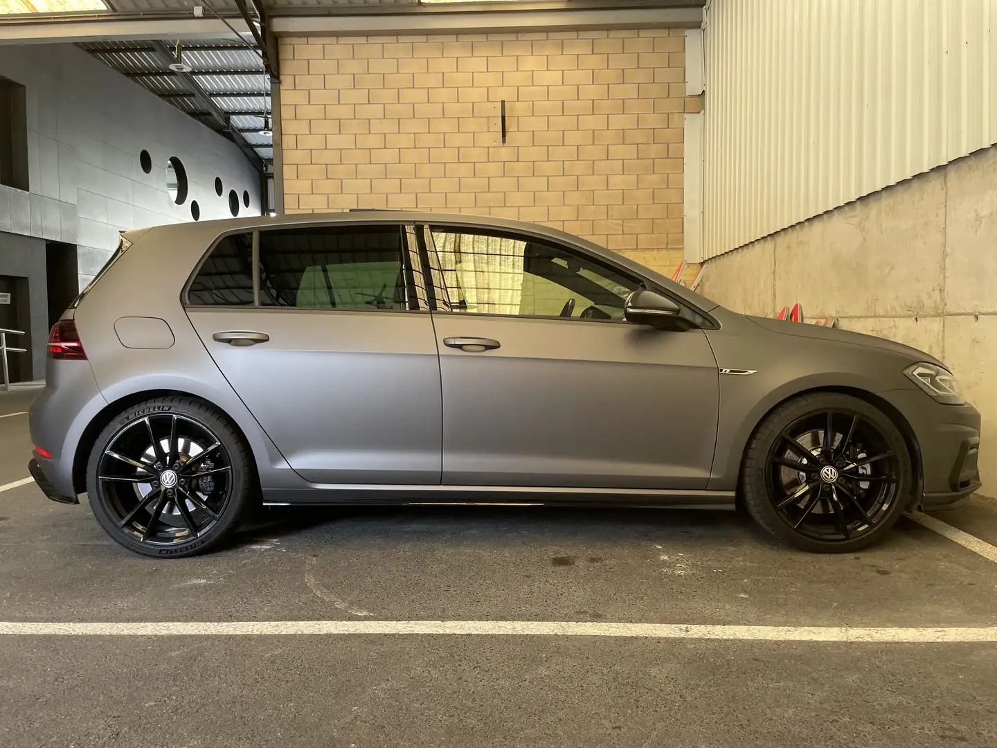 Volkswagen Golf R Unlimited edition - 2