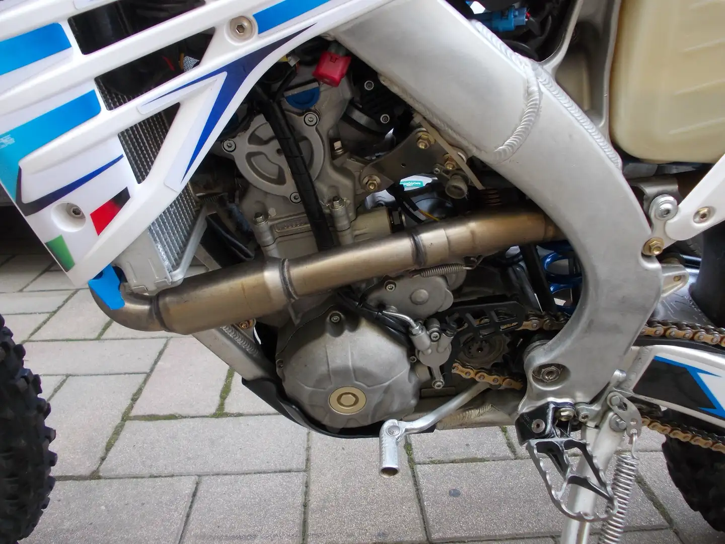 TM EN 300 INIEZIONE 4 T Blanco - 2