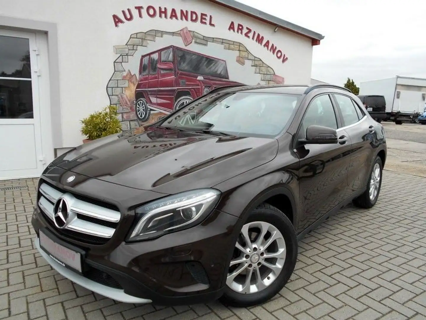 Mercedes-Benz GLA 200 CDI NAVI/LEDER/XENON/PDC Braun - 1