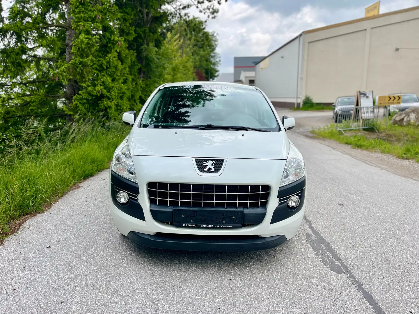 Peugeot 3008 1,6 HDi Active wenig km neues Pickerl Weiß - 2