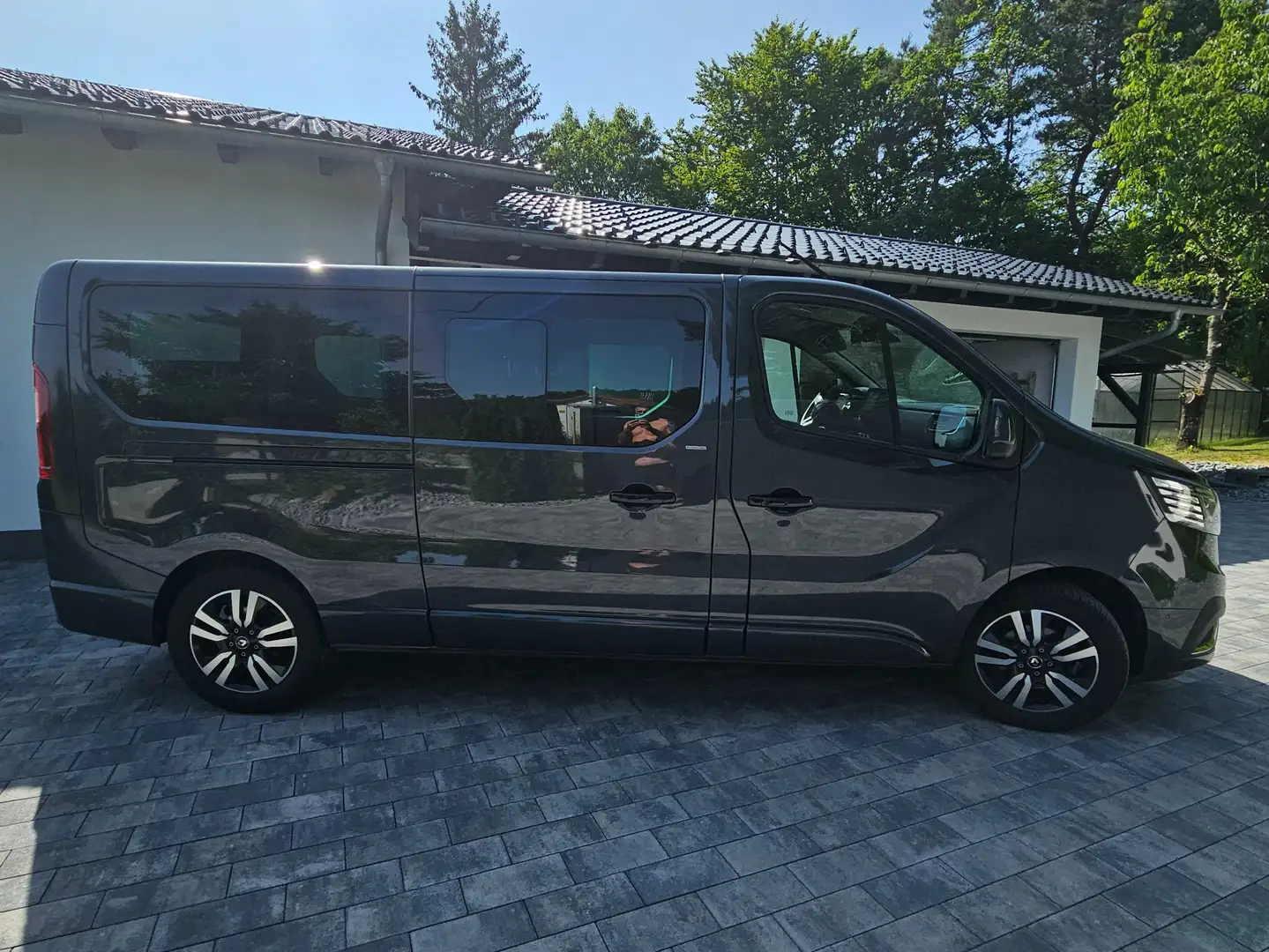 Renault Trafic Trafic Blue dCi 170 EDC Grand Spaceclass Černá - 2