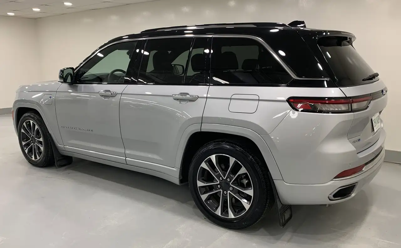Jeep Grand Cherokee снимка Jeep Grand Cherokee