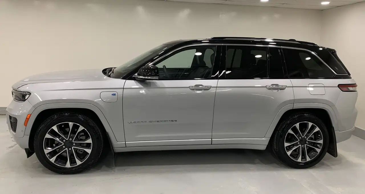 Jeep Grand Cherokee снимка Jeep Grand Cherokee