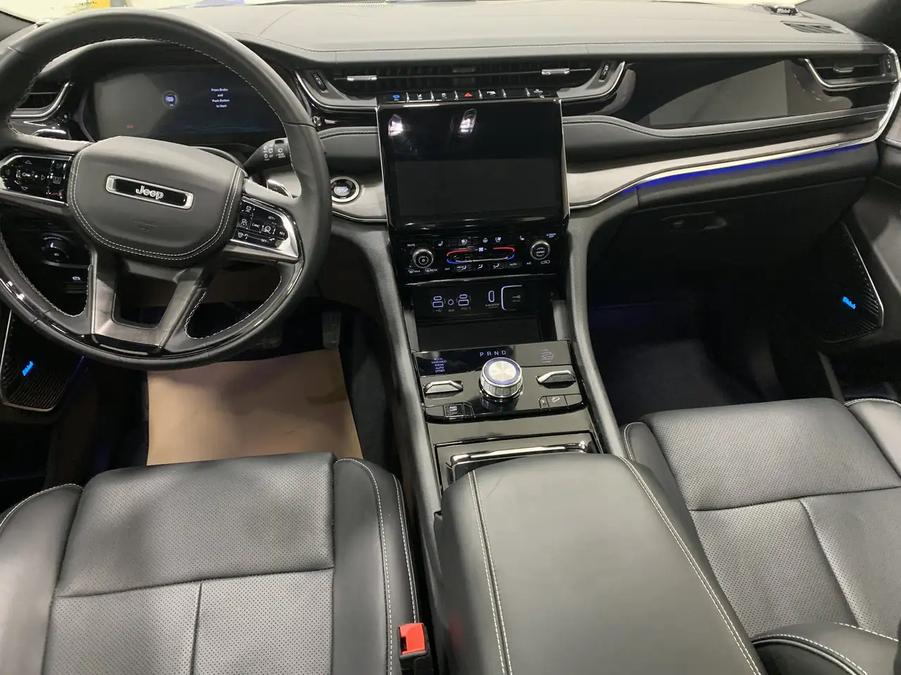 Jeep Grand Cherokee снимка Jeep Grand Cherokee