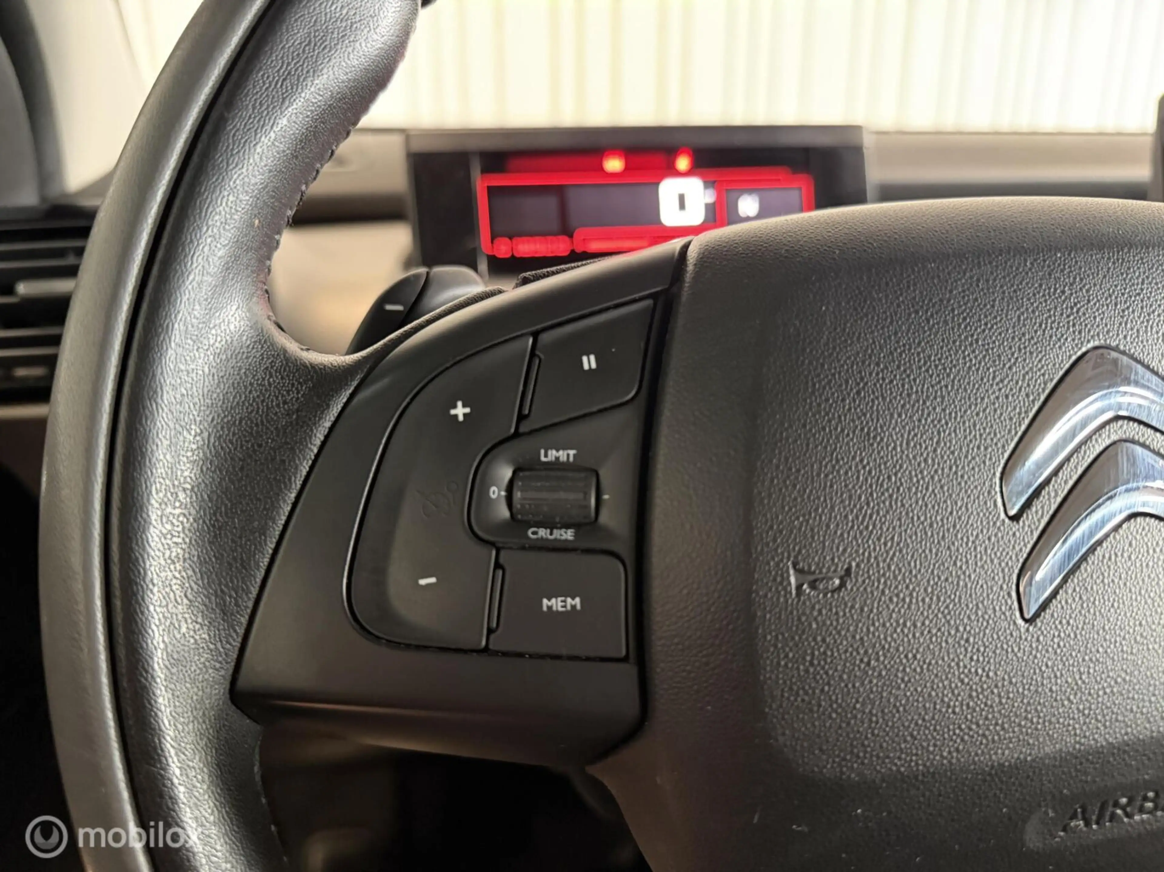 Citroen C4 Cactus 1.2 PureTech Business — photo 11