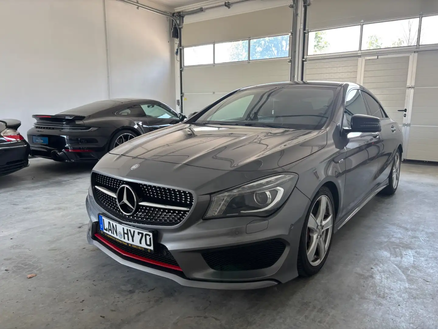 Mercedes-Benz CLA 250 AMG Line *NAVI *BiXenon *Tempo BiXenon LM Sport PD Grau - 1