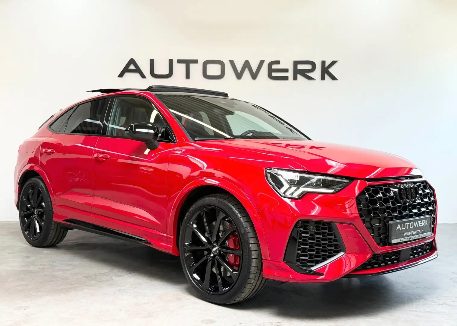 Audi RS Q3 RS Q3 Sportback 2.5 TFSI QUATTRO*SCHALE*PANO* Rood - 1