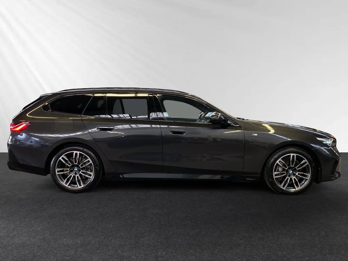 BMW 540 d xDrive Touring M Sport|AHK|Pano|B&W Gris - 2