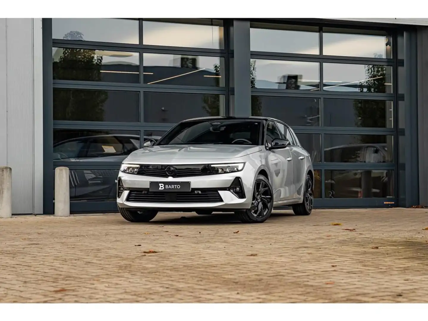 Opel Astra 130pk MT6 | GS | 360° Camera | CarPlay/Android ... siva - 1