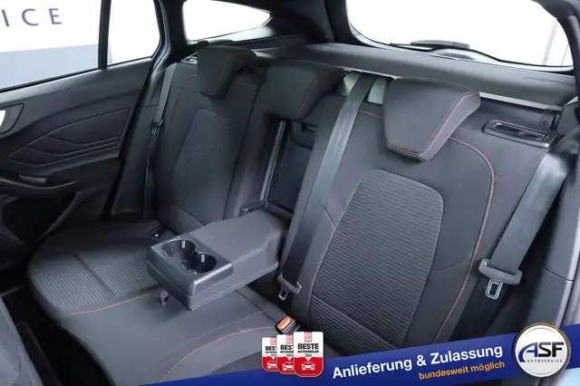 Ford Focus view 18