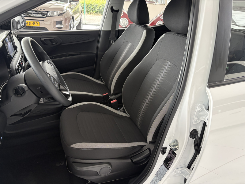 Hyundai i10 1.0 Comfort Achteruitrijcamera - Airco - Navigatie — photo 15