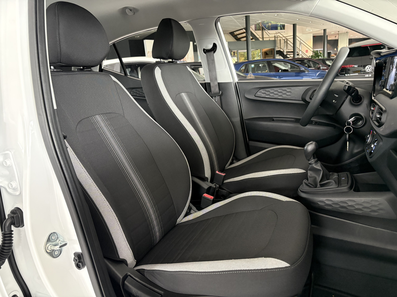 Hyundai i10 1.0 Comfort Achteruitrijcamera - Airco - Navigatie — photo 16