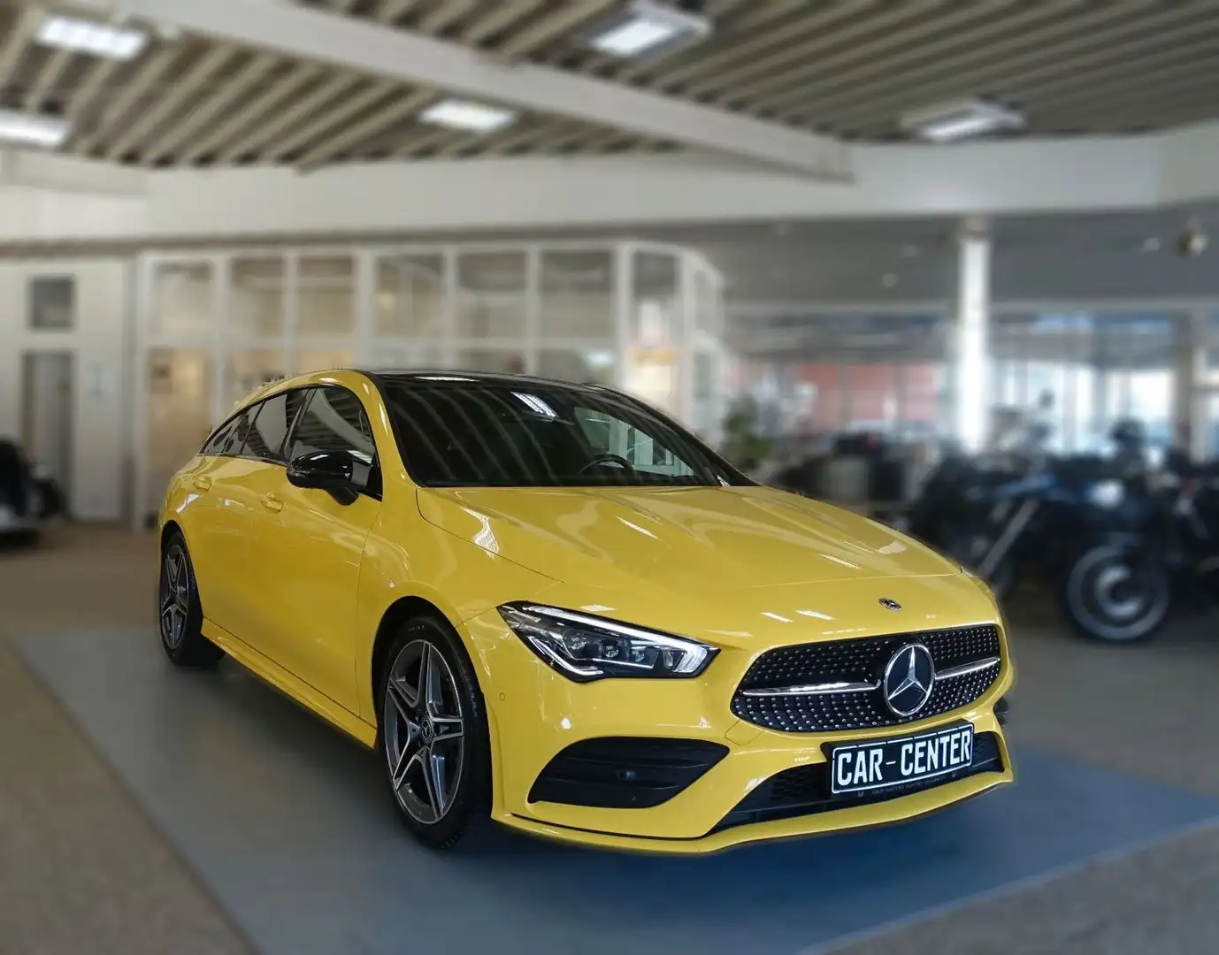 Mercedes-Benz CLA 220 Shooting Break; NAV KAM Multibeam PANO Gelb - 1