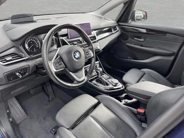 BMW 2 Series view 5
