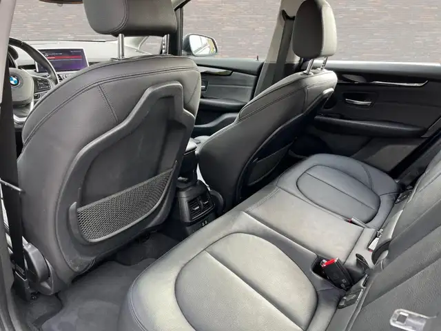 BMW 2 Series view 7