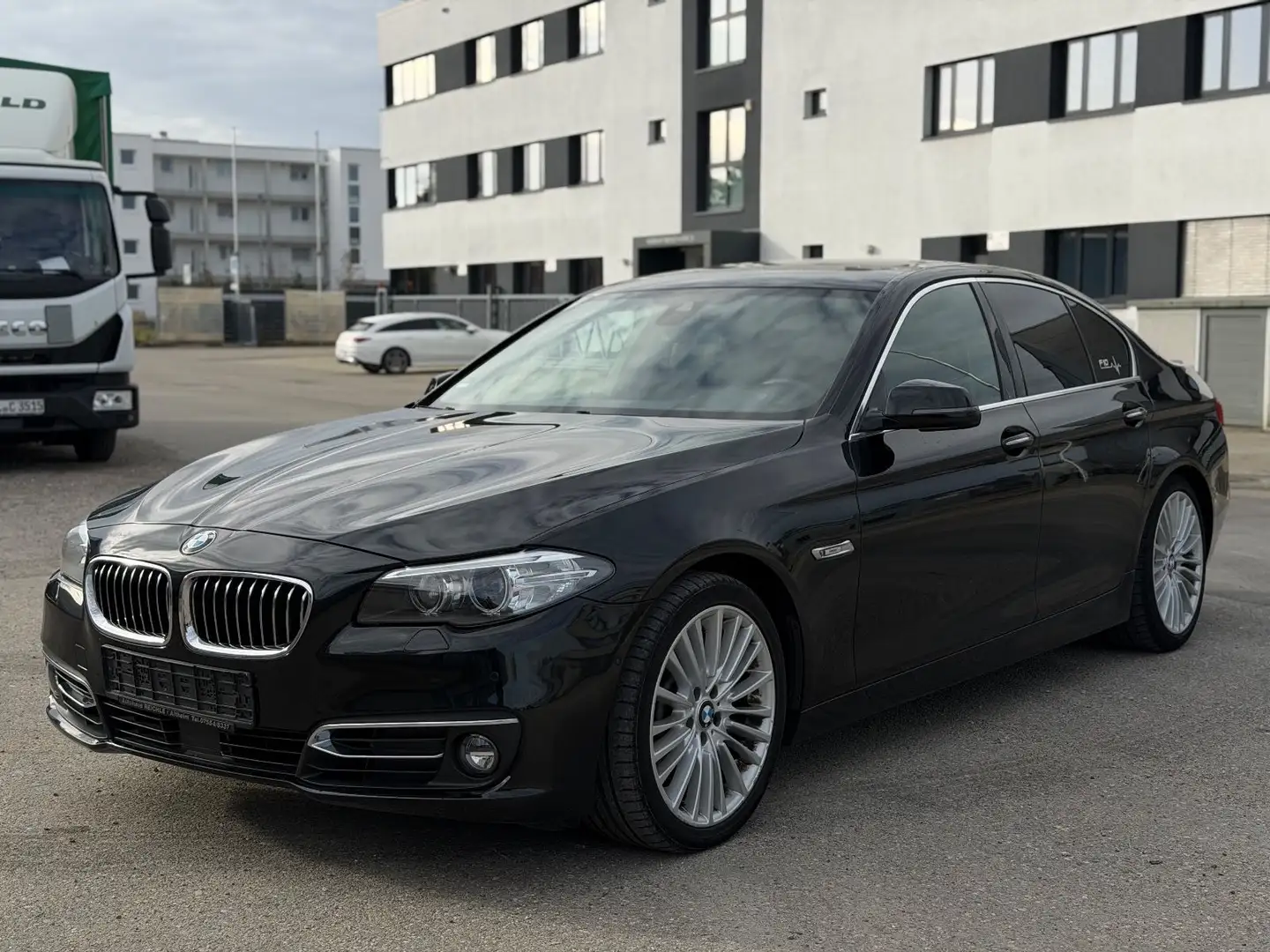 BMW 530 d Lim. Euro6 Luxury Line HUD Softclose ACC Noir - 1