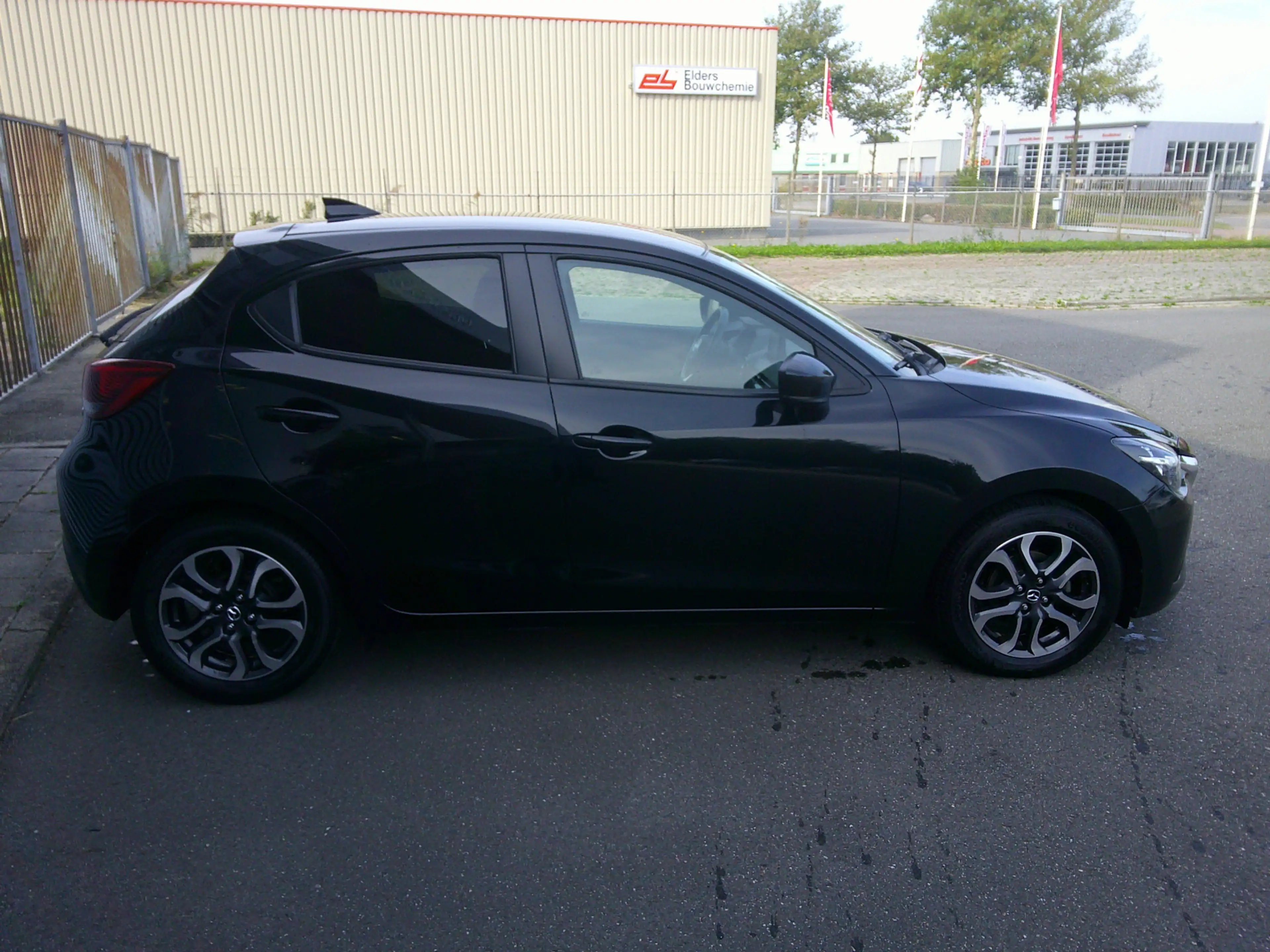 Mazda 2 1.5 Skyactiv-G Dynamic+ Staat in Hoogeveen — photo 3