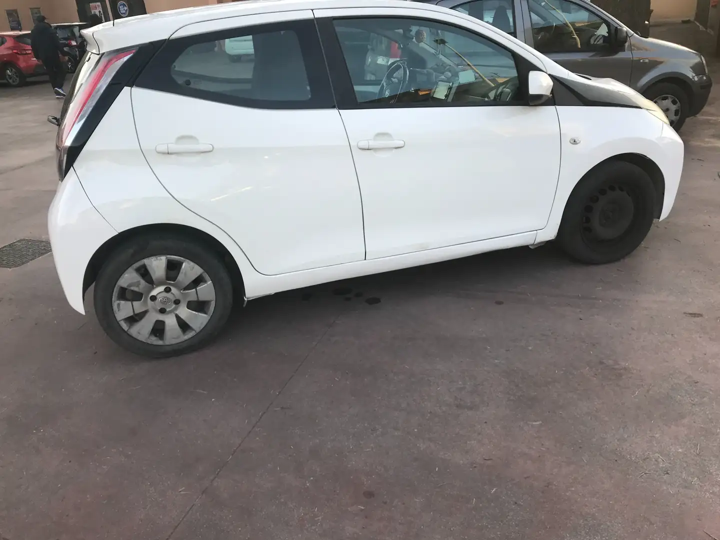 Toyota Aygo Aygo II 2014 5p 1.0 x-cool m-mt Bianco - 1