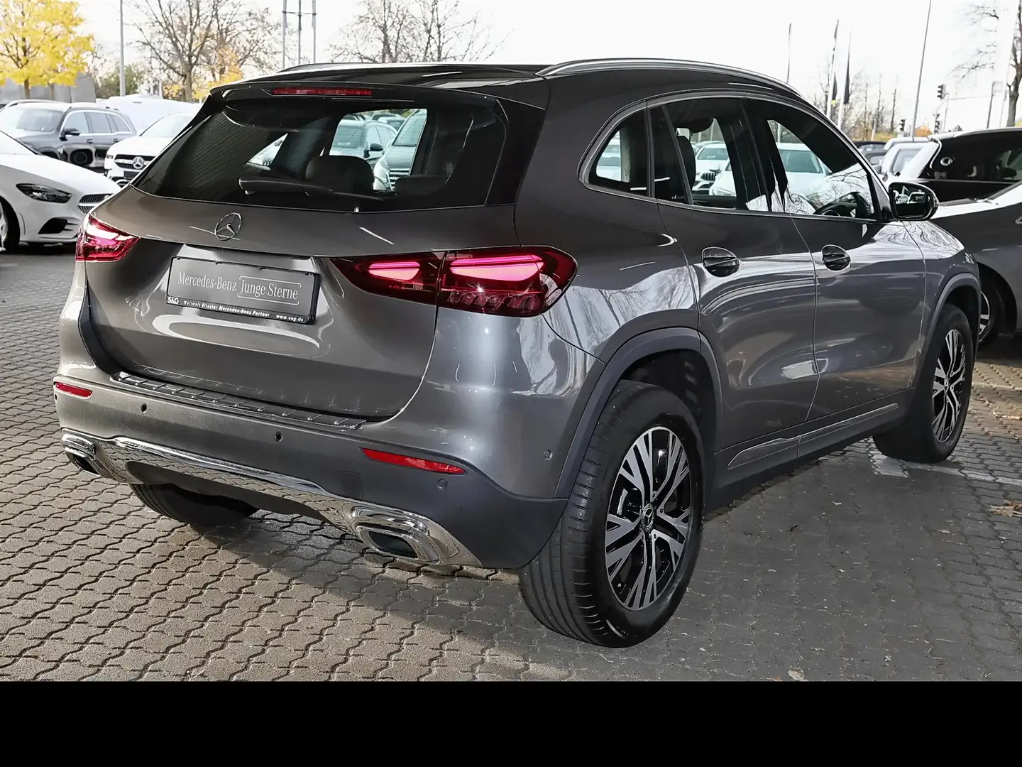 Mercedes-Benz GLA 200 Progressive RüKam+Totwink+18+Sitzhzg Grau - 2