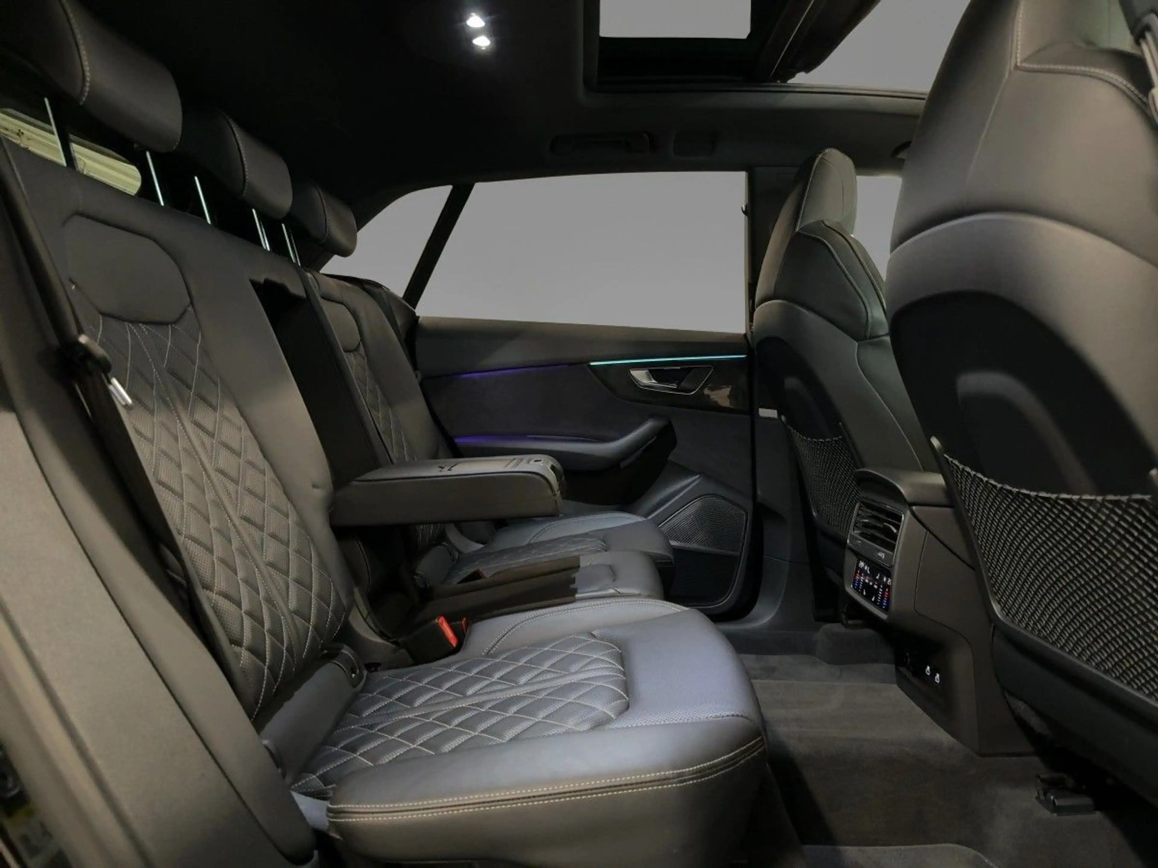 Audi SQ8 TFSI tiptr. STDHZG MATRIX 360°K HUD PANO — photo 11