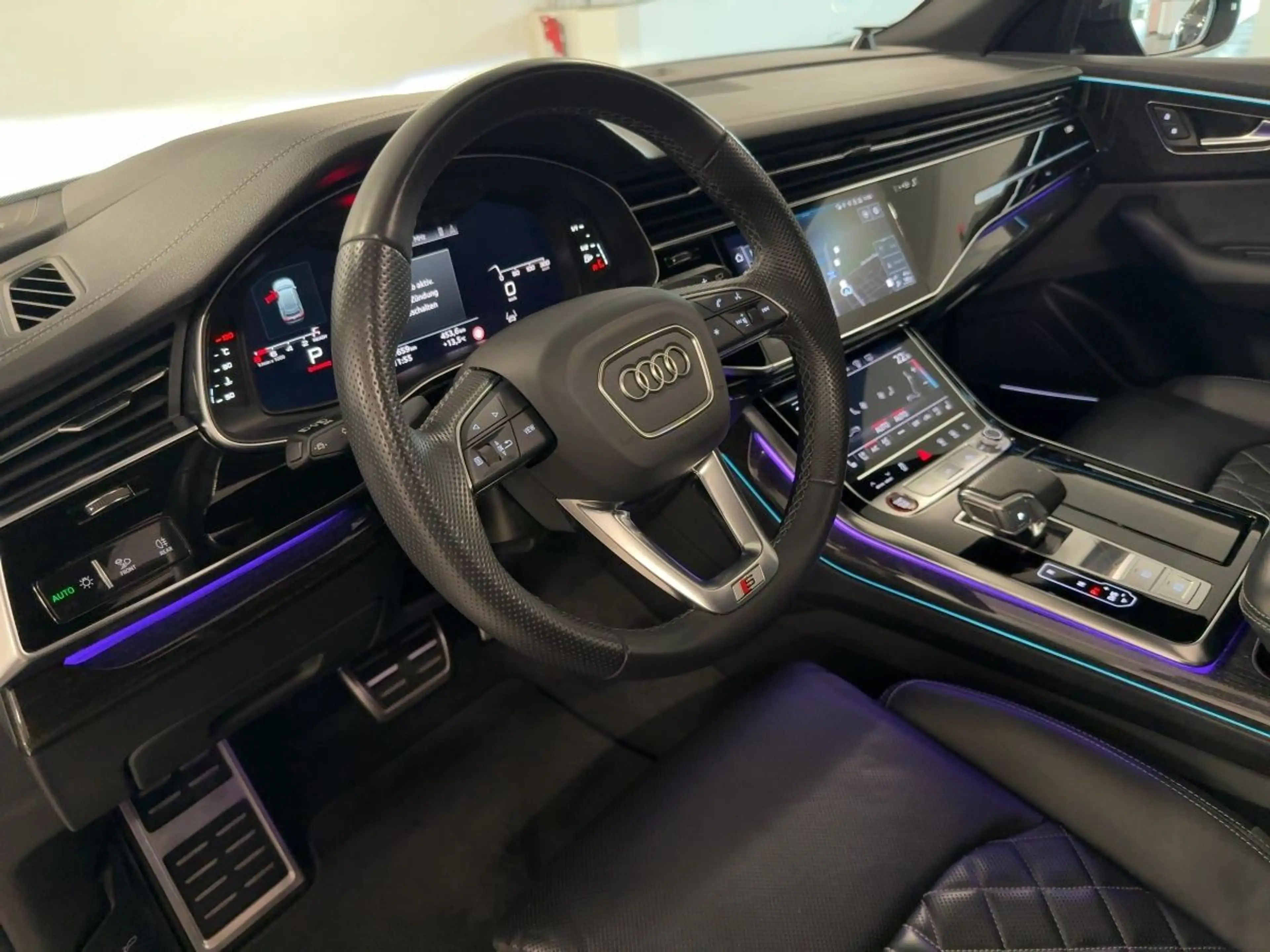 Audi SQ8 TFSI tiptr. STDHZG MATRIX 360°K HUD PANO — photo 18