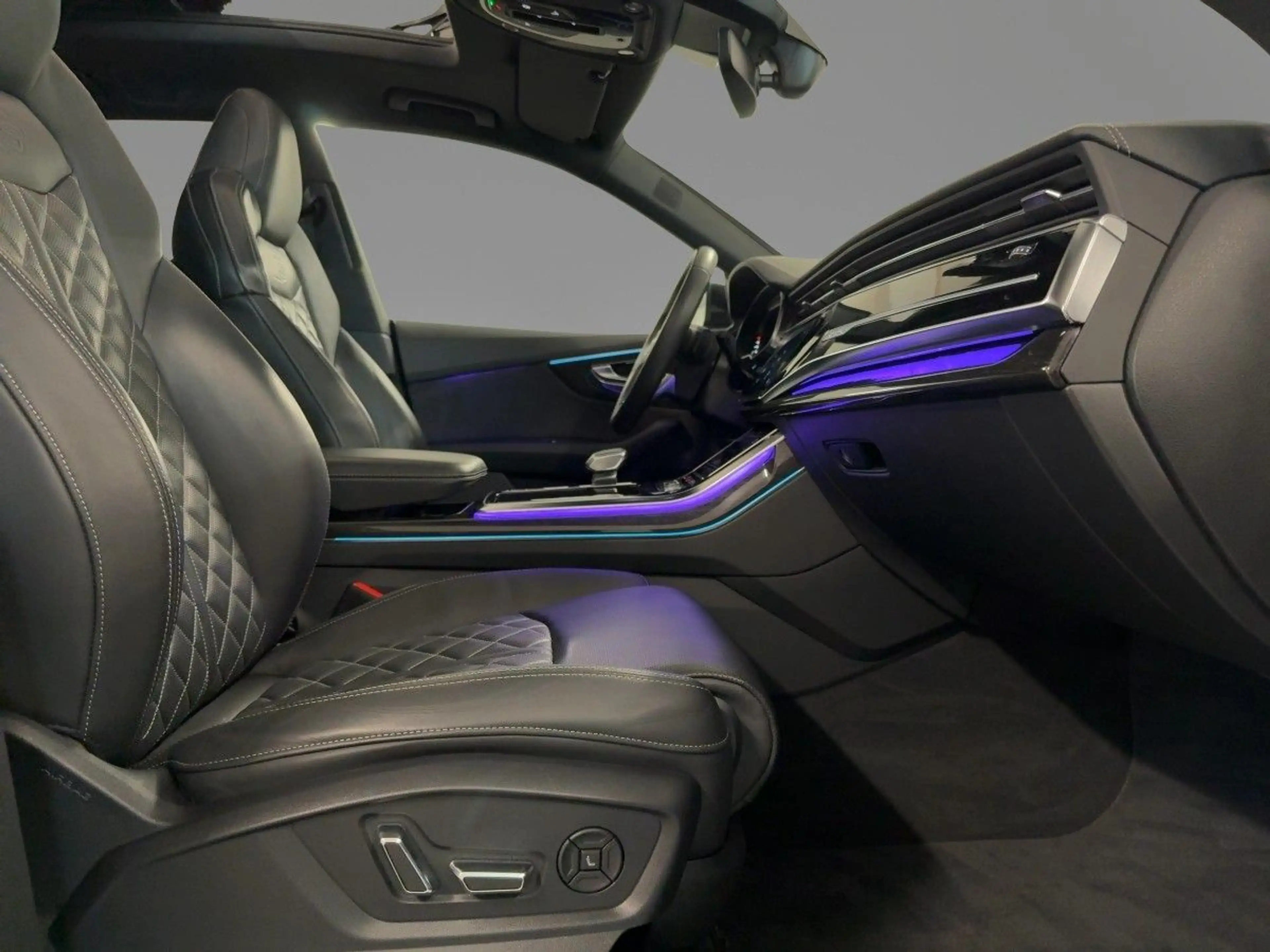 Audi SQ8 TFSI tiptr. STDHZG MATRIX 360°K HUD PANO — photo 10