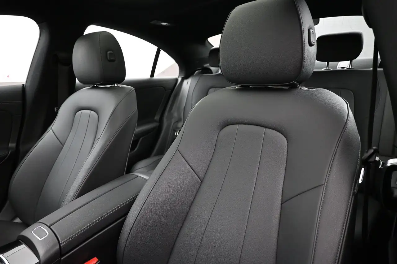 Mercedes-Benz CLA снимка Mercedes-Benz CLA