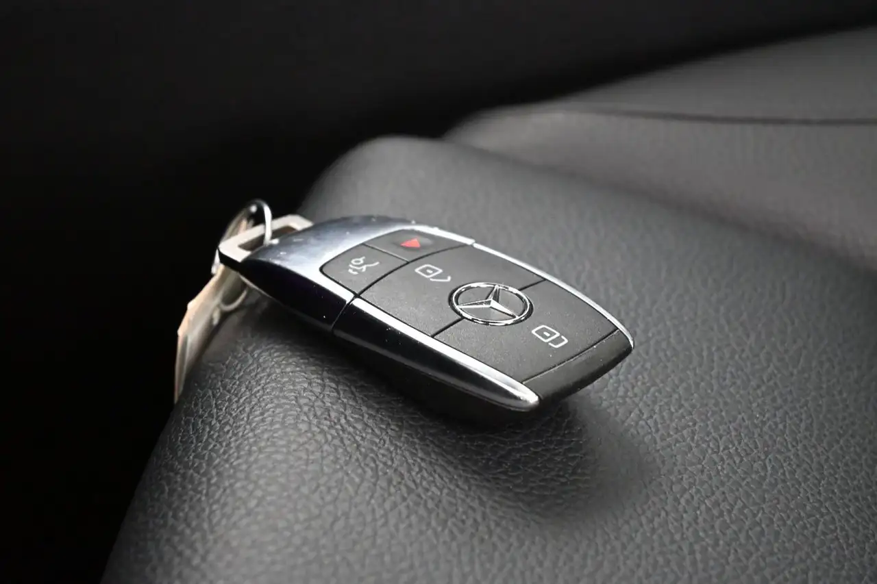 Mercedes-Benz CLA снимка Mercedes-Benz CLA