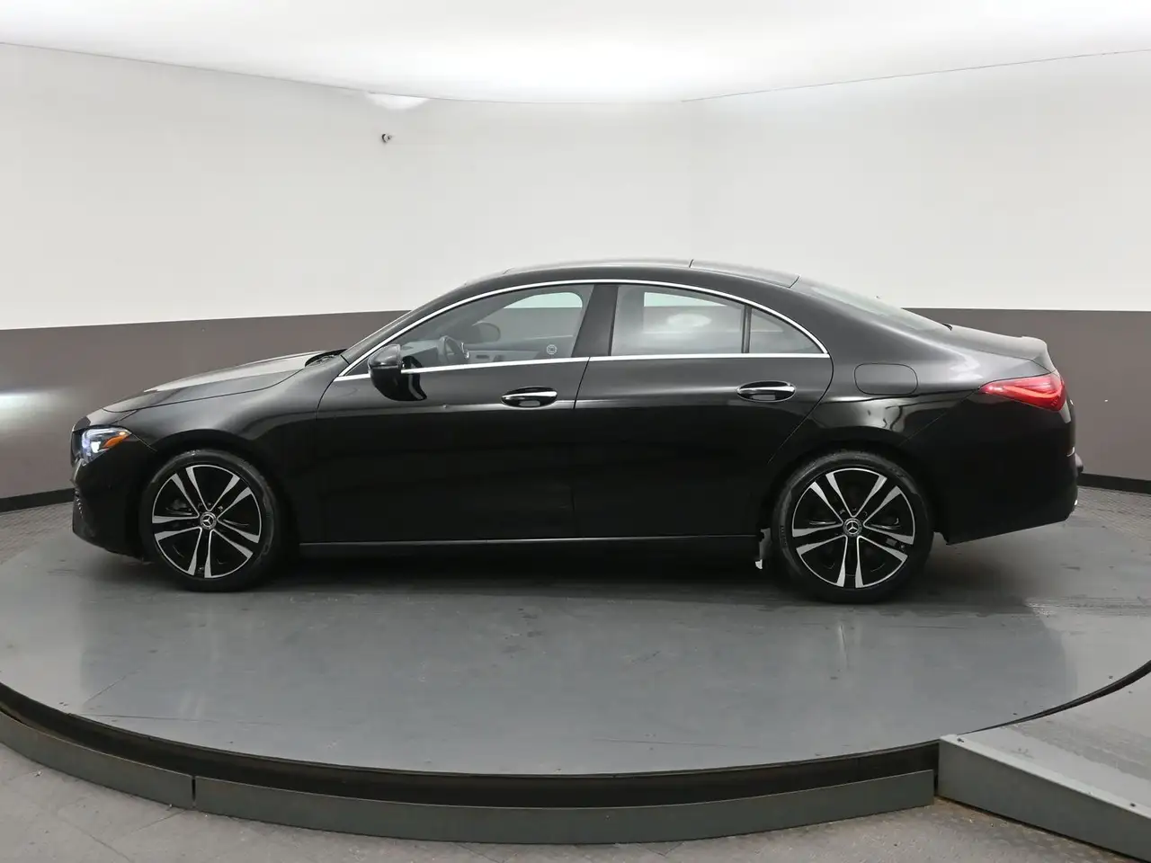 Mercedes-Benz CLA снимка Mercedes-Benz CLA