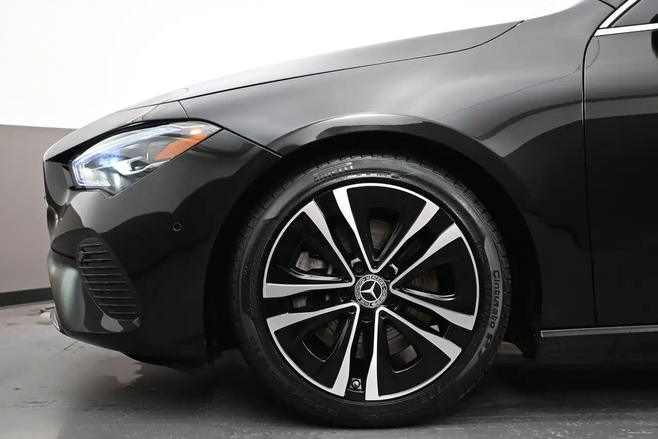 Mercedes-Benz CLA снимка Mercedes-Benz CLA