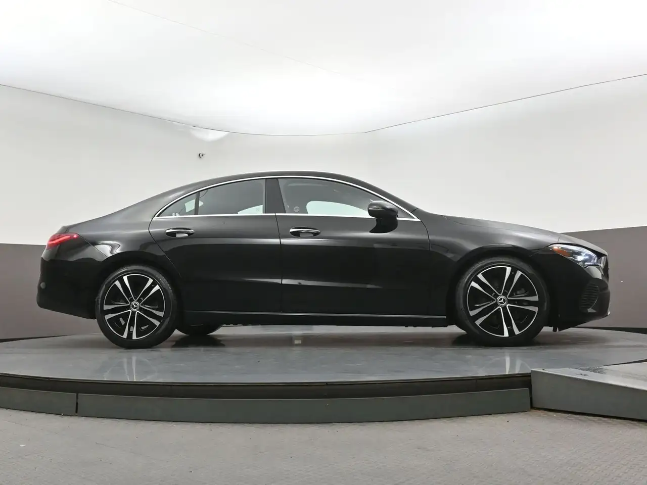 Mercedes-Benz CLA снимка Mercedes-Benz CLA