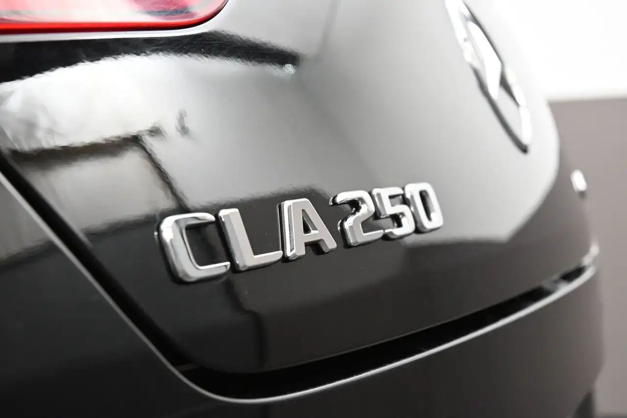 Mercedes-Benz CLA снимка Mercedes-Benz CLA