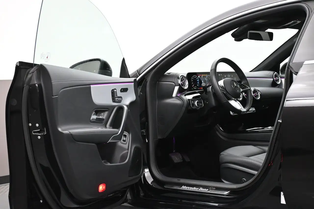 Mercedes-Benz CLA снимка Mercedes-Benz CLA