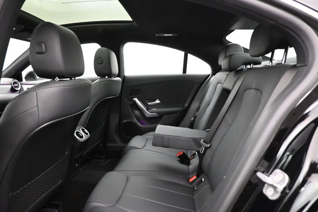 Mercedes-Benz CLA снимка Mercedes-Benz CLA