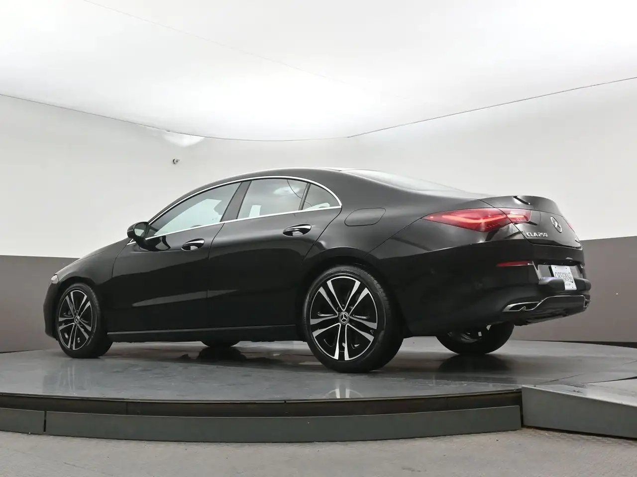 Mercedes-Benz CLA снимка Mercedes-Benz CLA