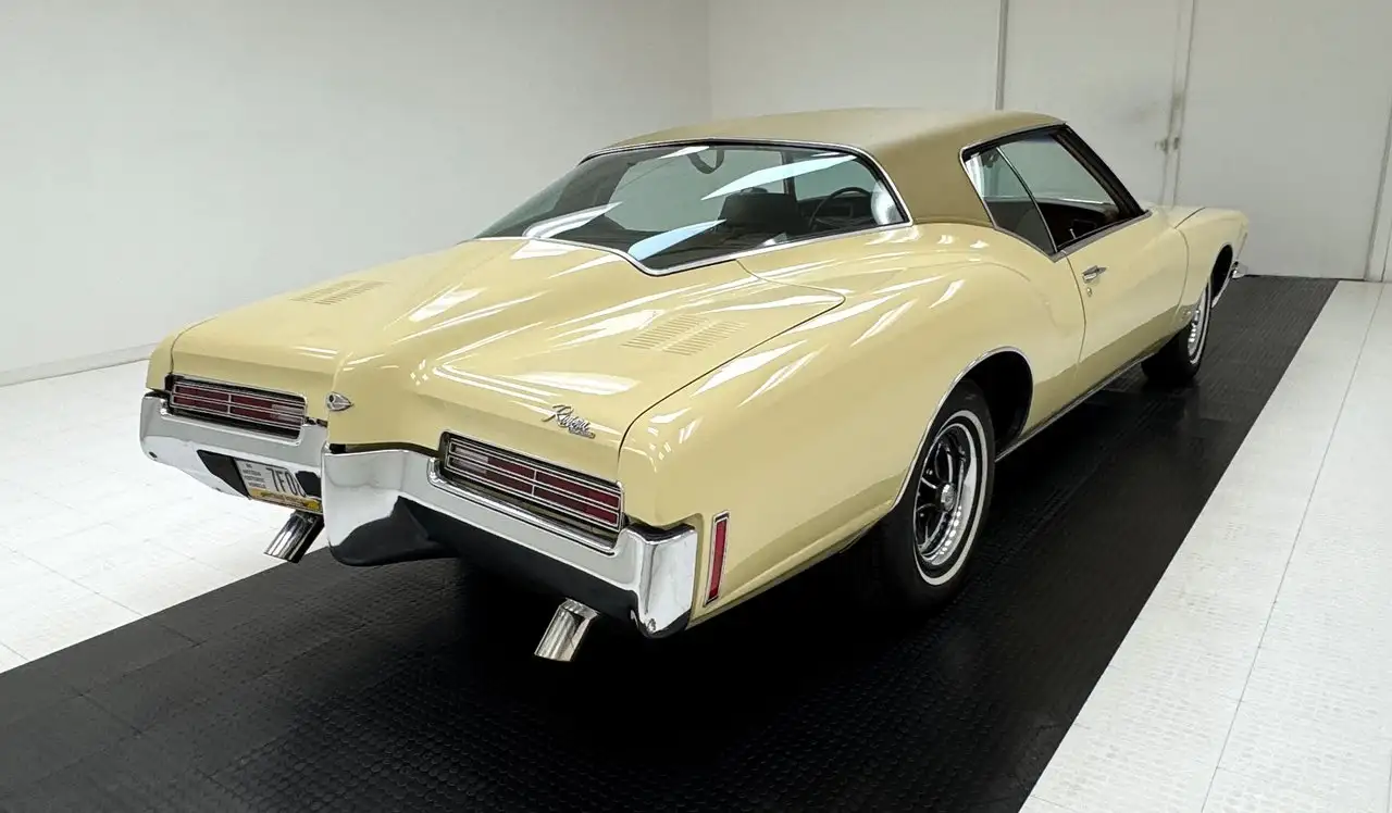 Buick Riviera Hardtop, foto 5