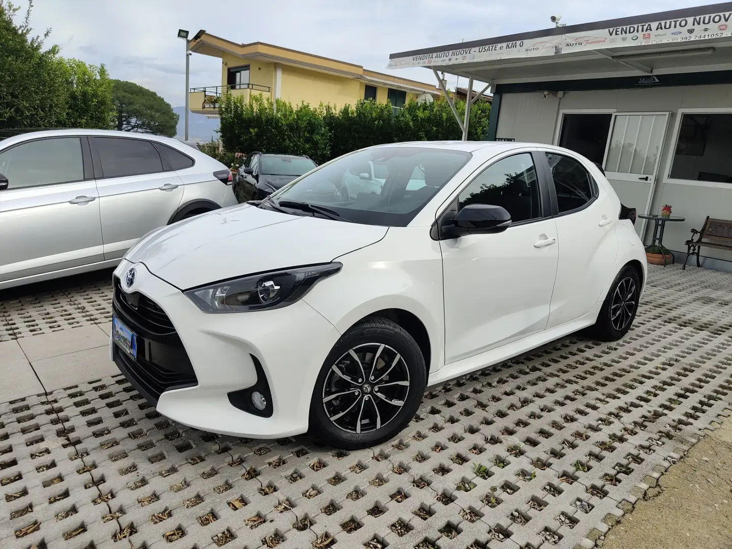 Toyota Yaris Yaris 1.5 ibrida Blanc - 1