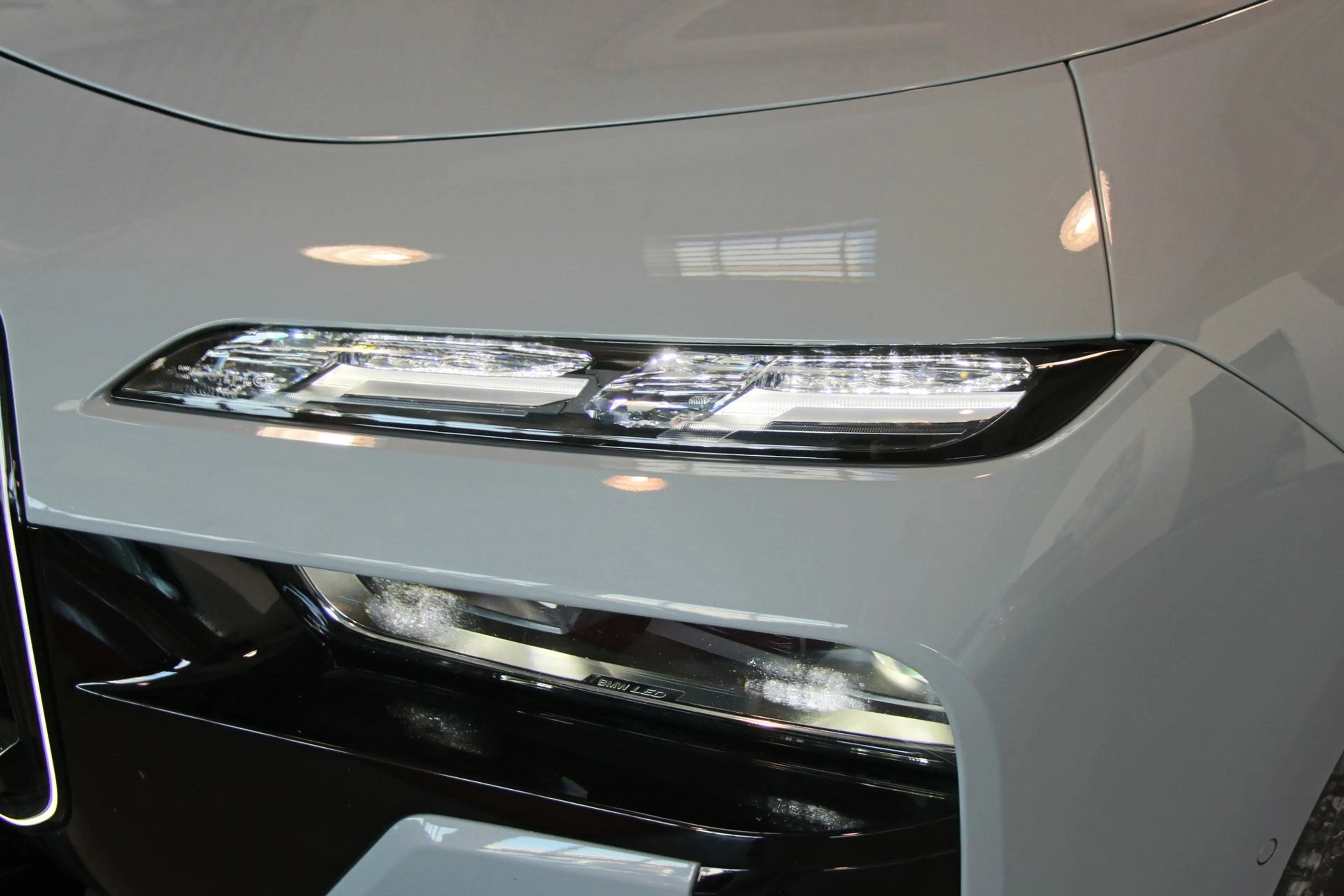 BMW 750 e xDrive M SPORT — photo 4