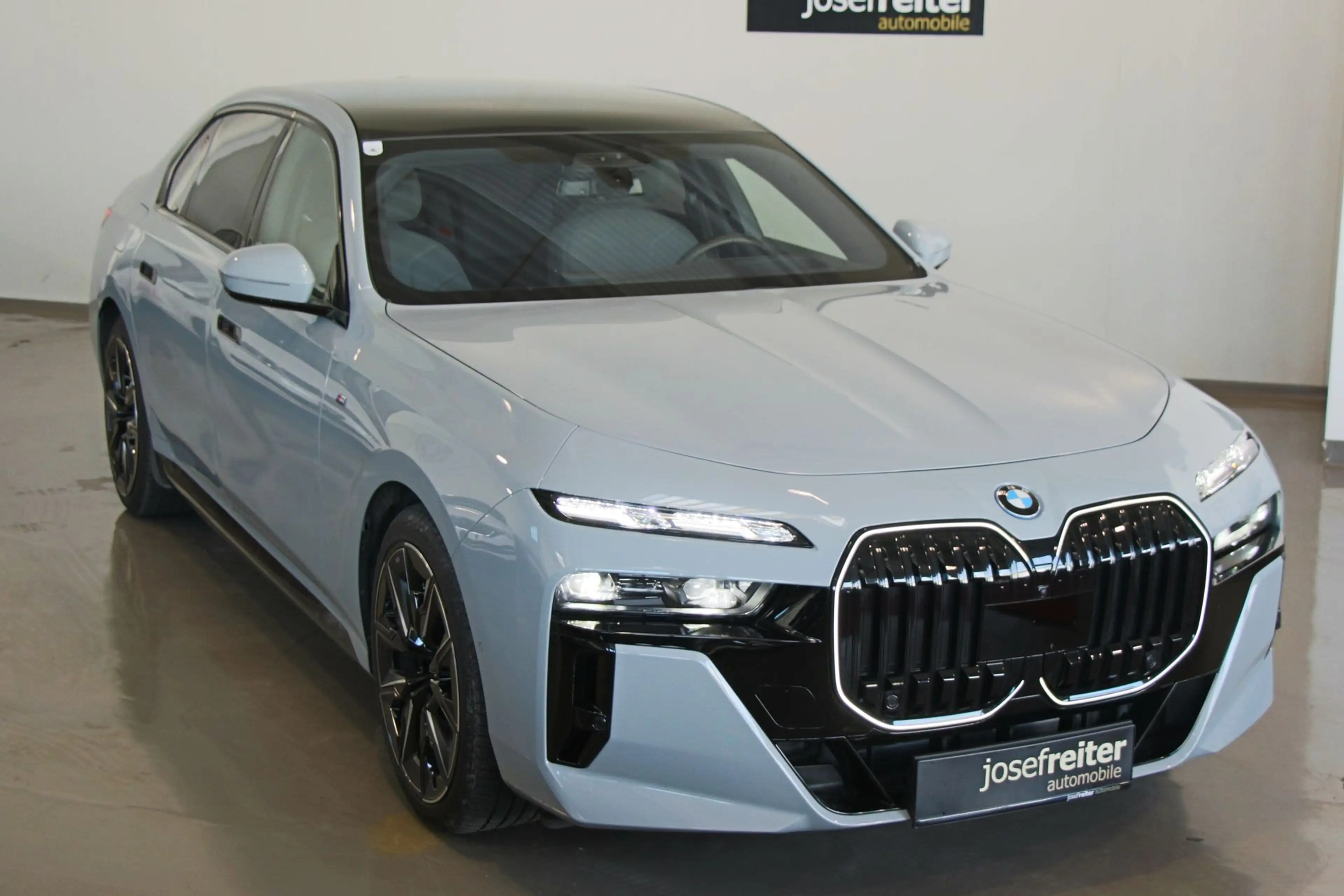 BMW 750 e xDrive M SPORT