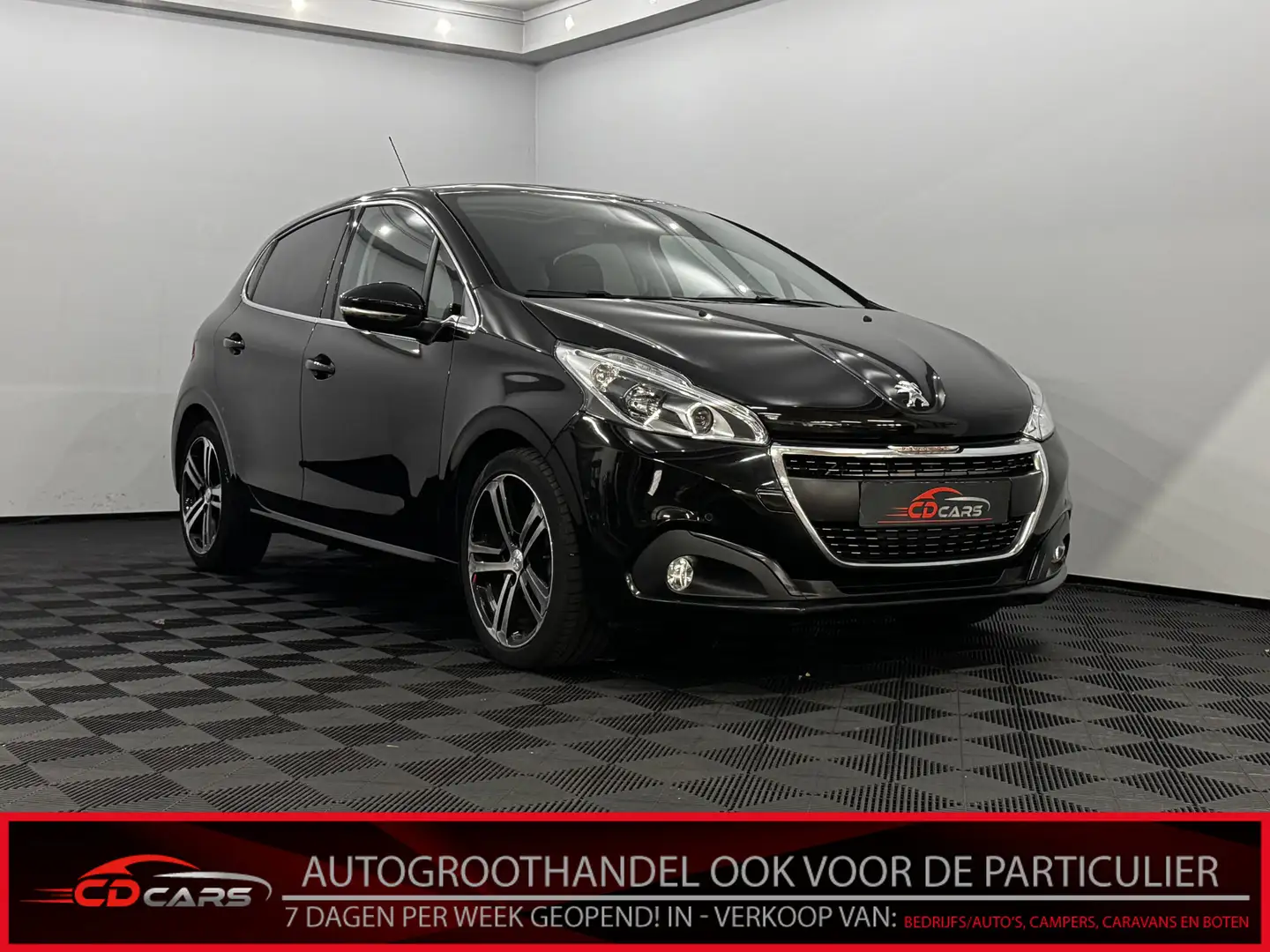 Peugeot 208 1.2 GT-line Half leder, Pano, Navi, Camera, Clima, Noir - 1