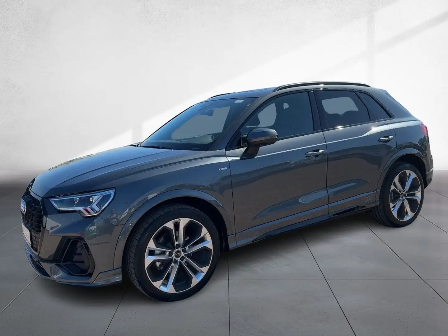 Audi Q3 35 TFSI S-Line AHZV DAB LED Navi Grau - 2