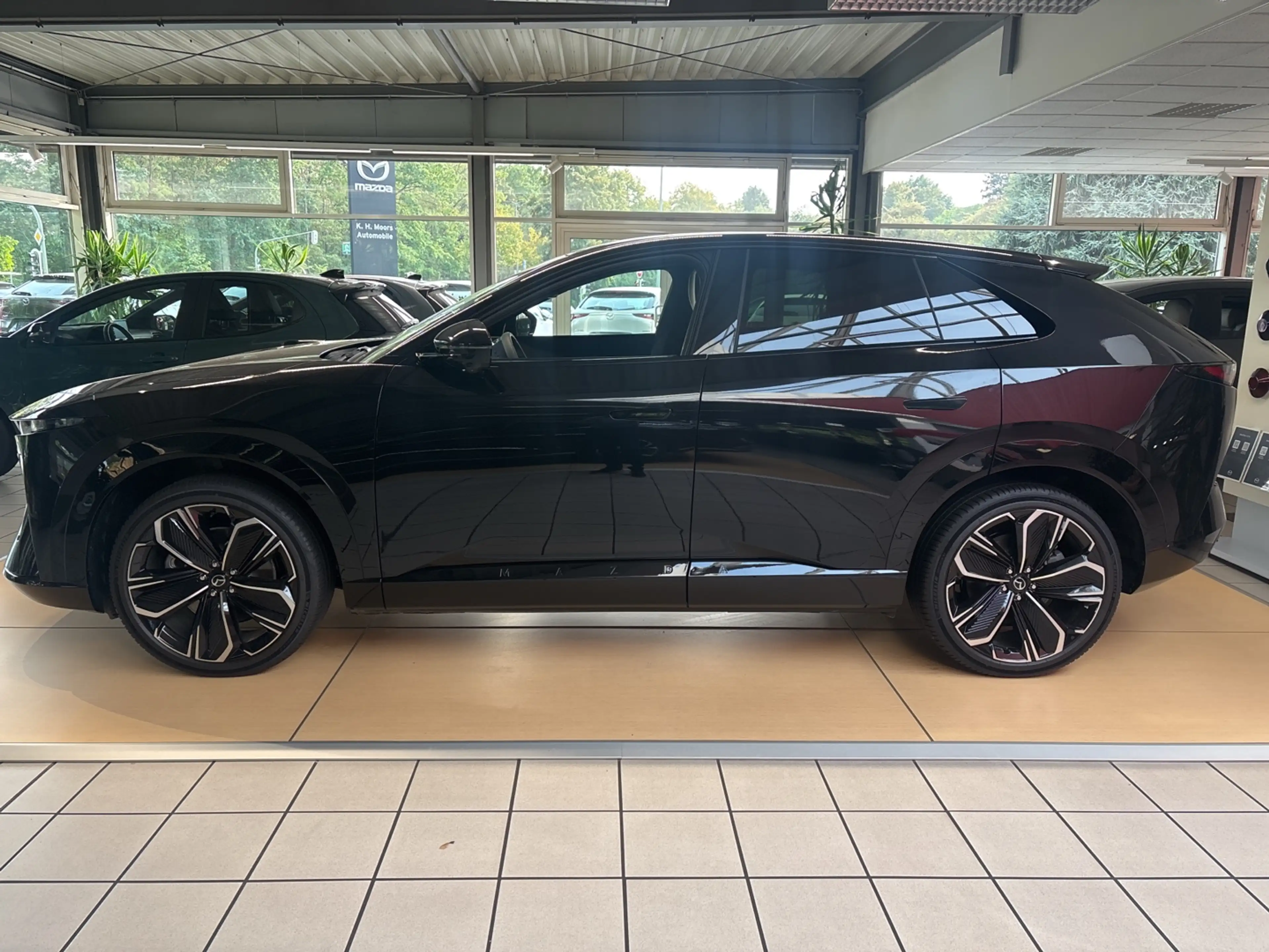 Mazda CX-6e Takumi EV 258PS RWD — photo 2
