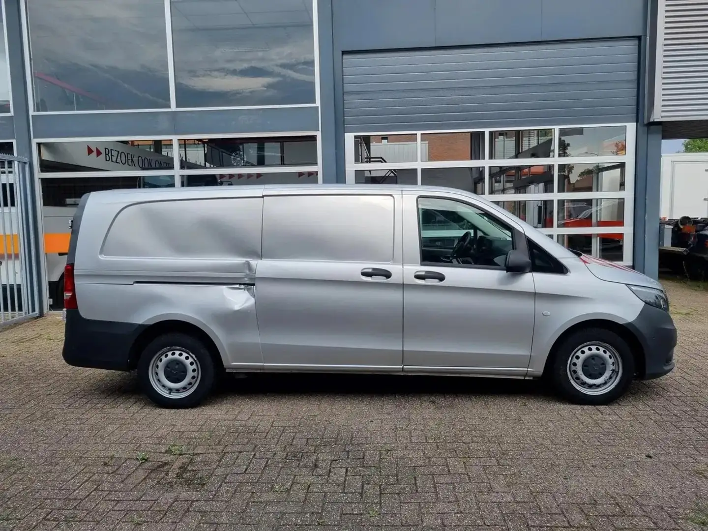 Mercedes-Benz Vito 111 CDI Extra Lang XL/ E6/ L3 Gris - 2